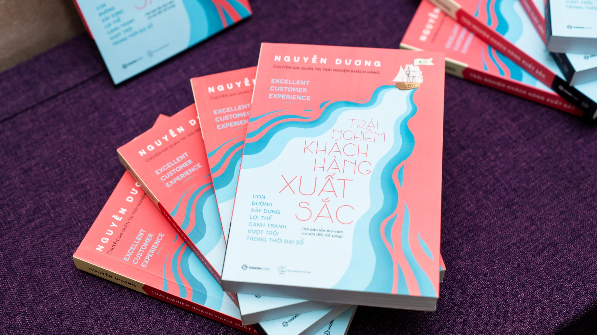 sách Trải nghiệm Khách hàng Xuất sắc